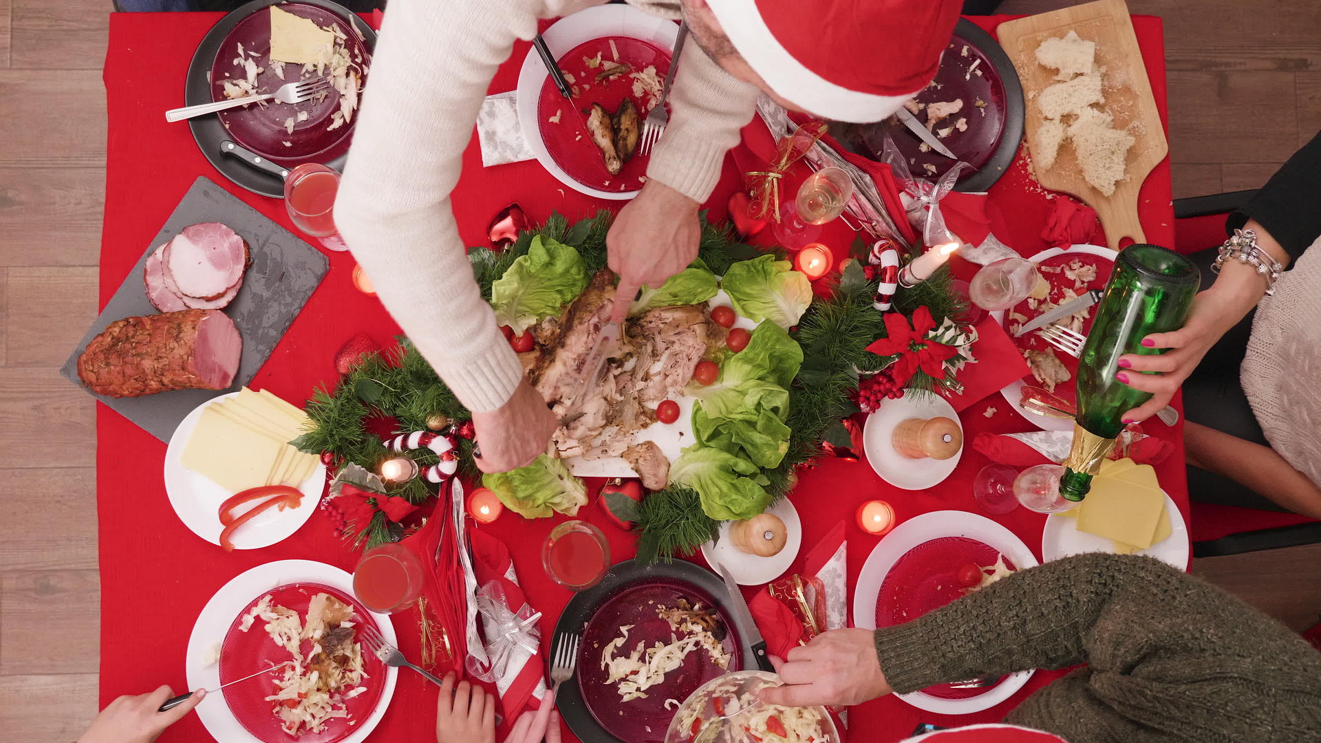 家庭折叠时间庆祝圣诞节和盛宴视频的预览图