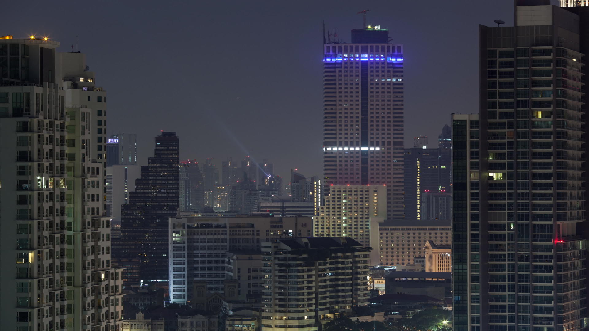 夜晚闪烁的灯光在泰兰邦Bangkok视频的预览图