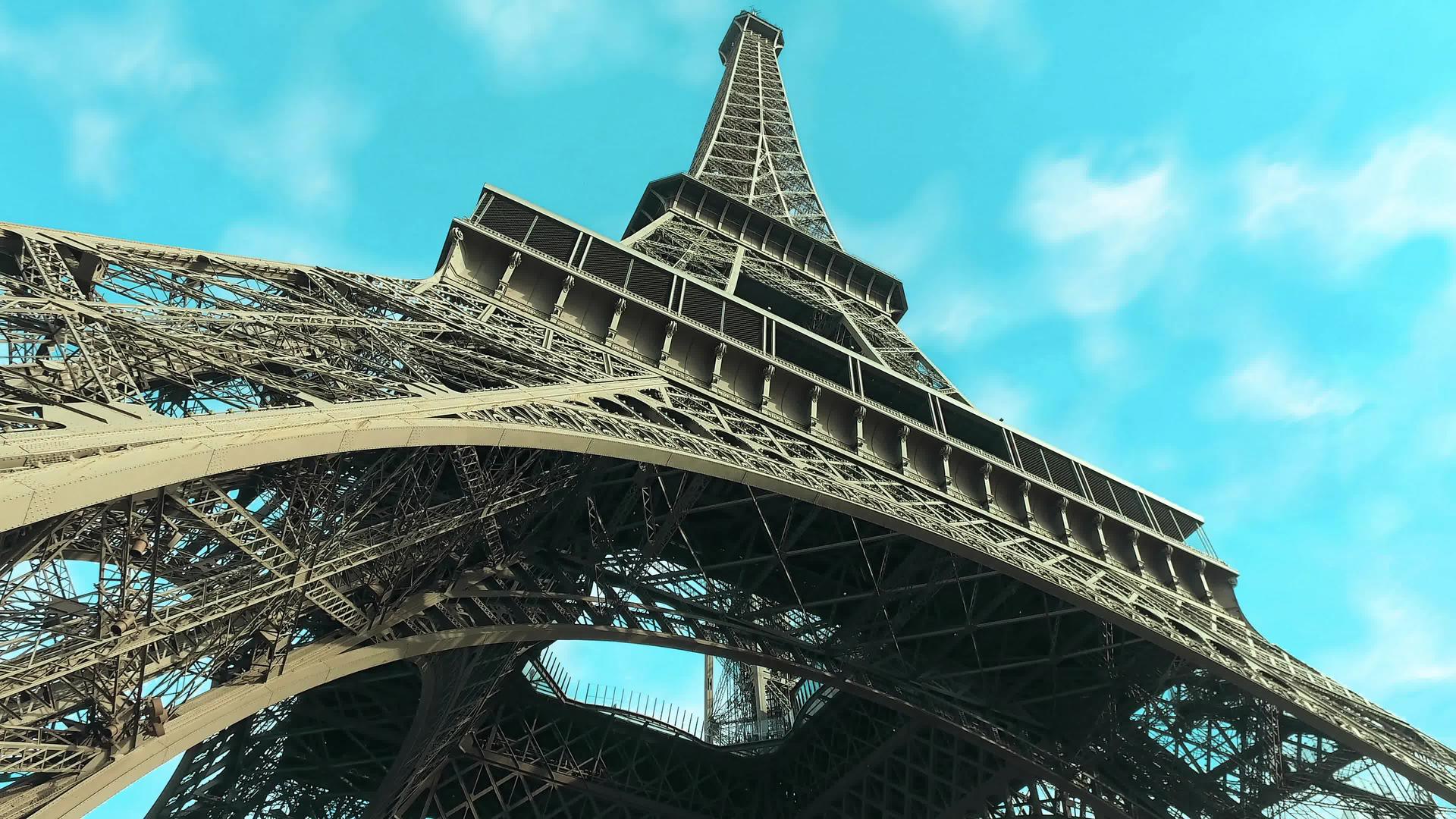 埃菲尔塔在巴黎超时折叠日出时失败了视频的预览图