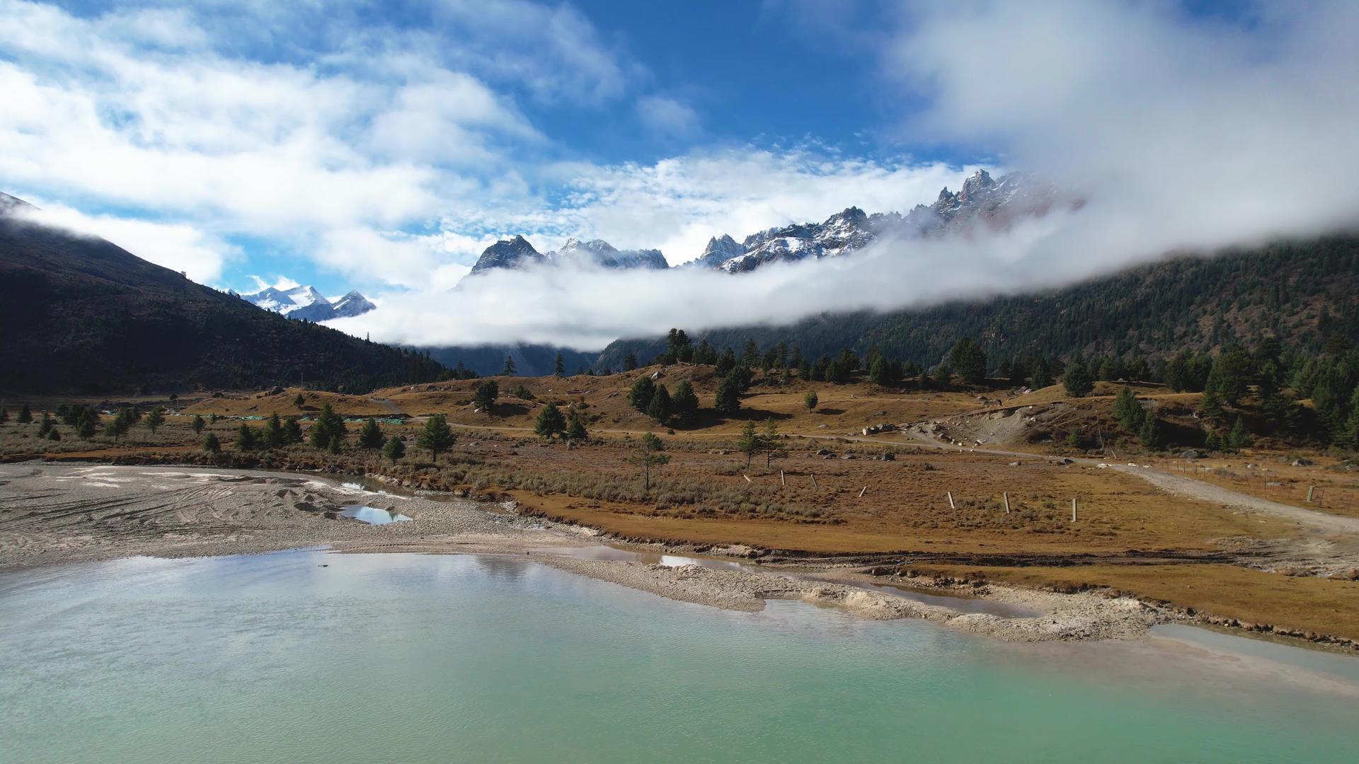 航拍川藏高原上的高原海子玉隆拉错视频视频的预览图