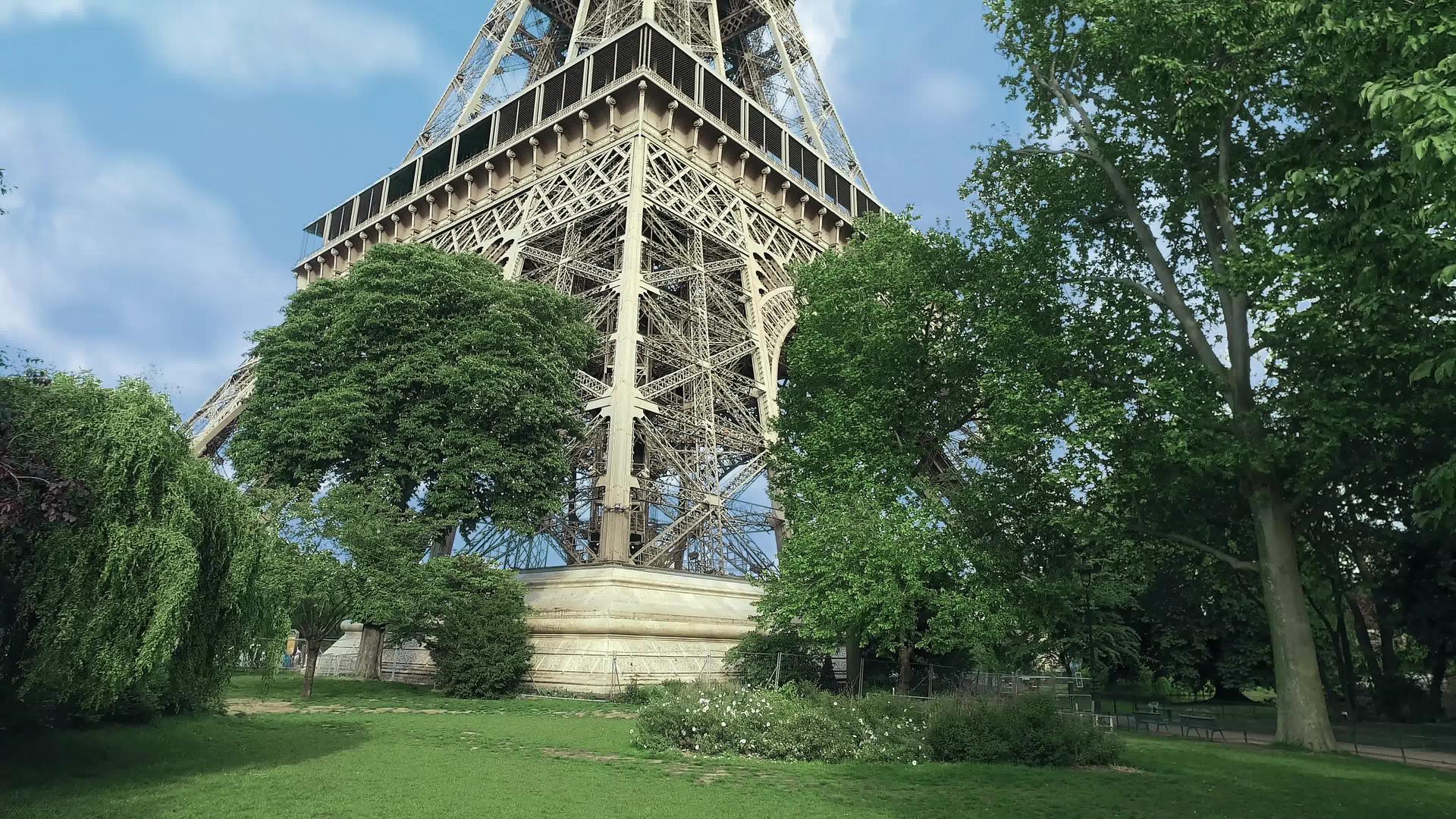 在法国巴黎的埃菲尔铁塔游戏中时间倒流视频是巴黎最高的视频的预览图