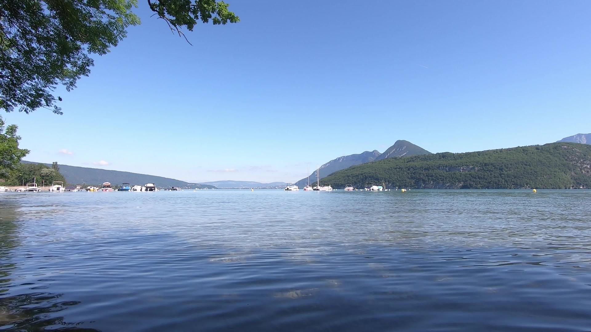 Frenchalps湖的倾角视频的预览图
