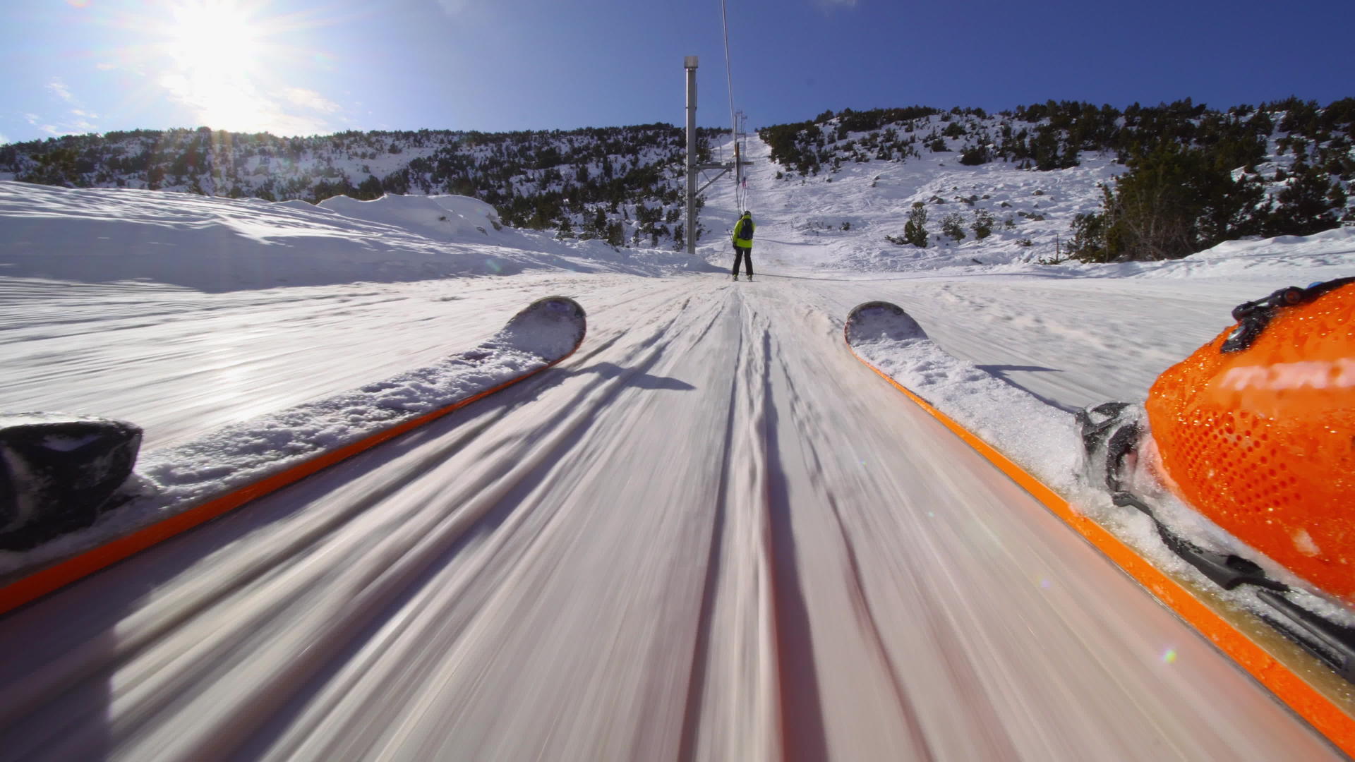 低角度滑雪鞋和雪靴视频的预览图