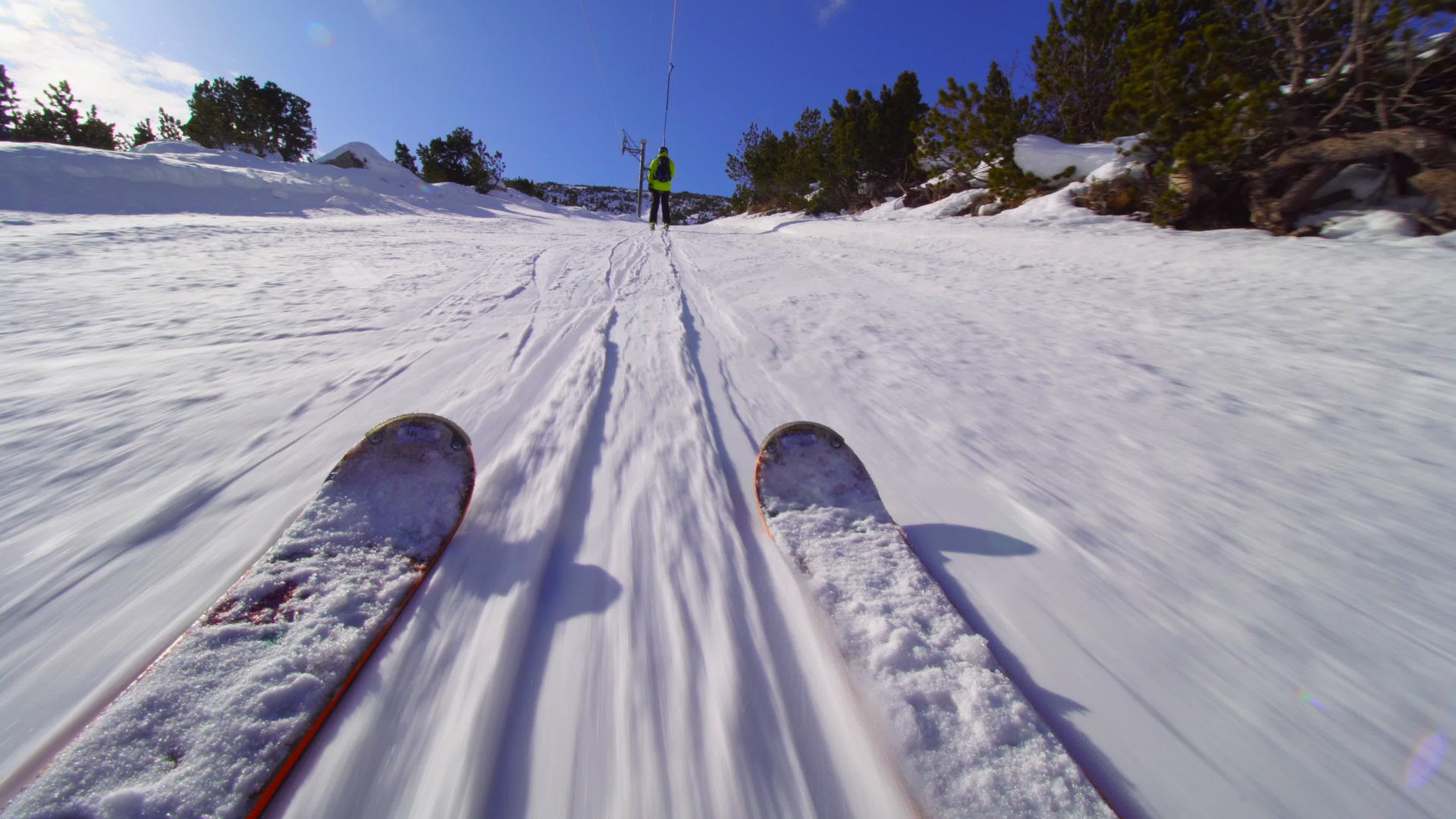 低角度滑雪鞋和雪靴视频的预览图