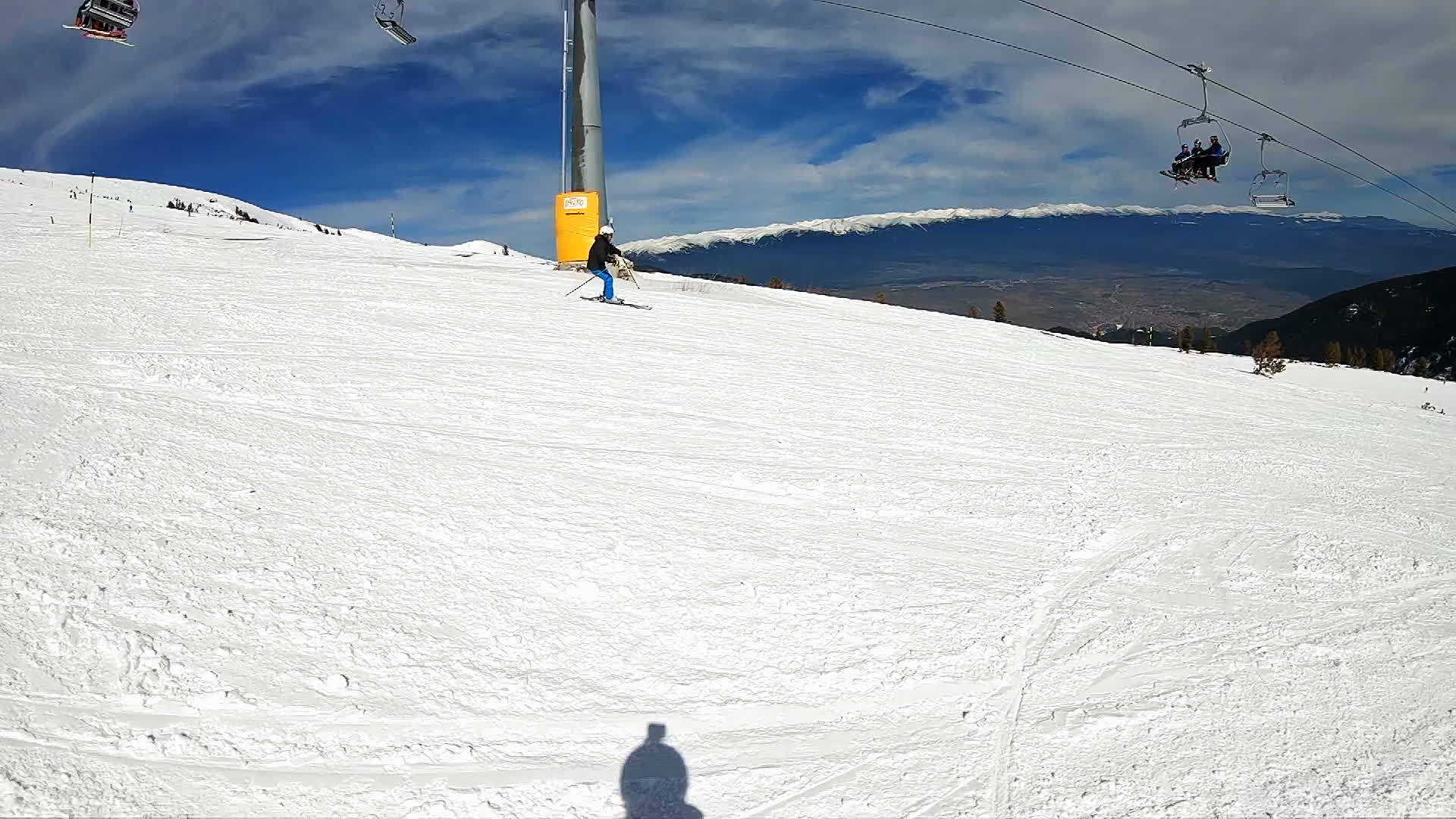 在短转滑雪坡上滑雪时慢动作快慢动作慢视频的预览图