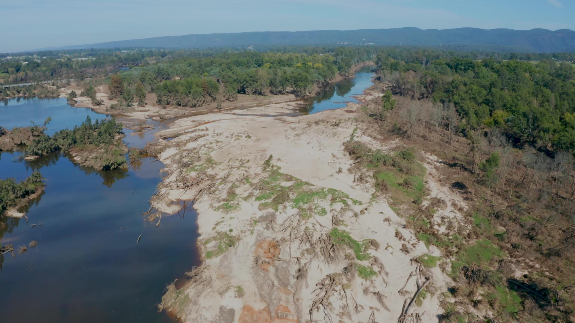 区域澳洲的Yarrammundi保留地内摩擦河流视频的预览图