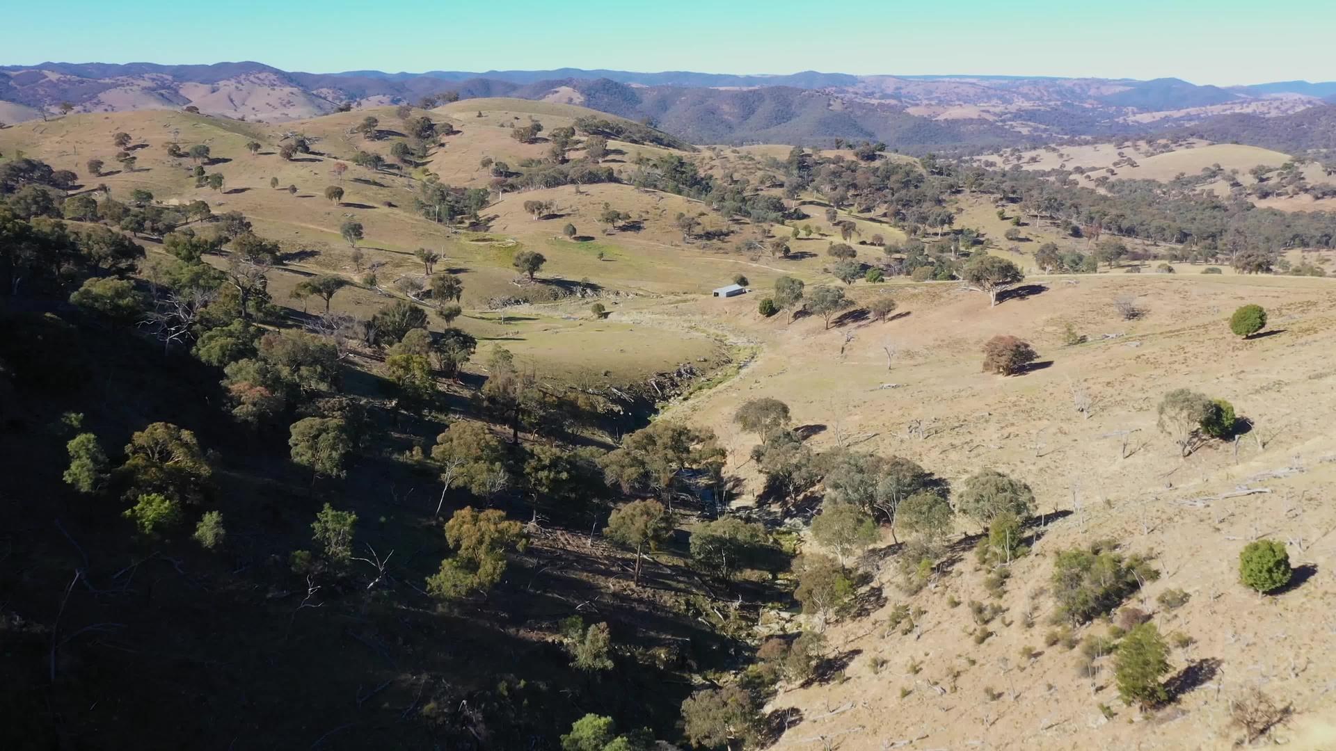 Australia一个红绿谷的空中视频视频的预览图