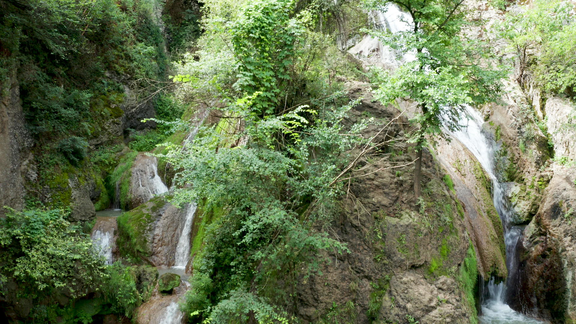 中国大岩石的风景视频的预览图