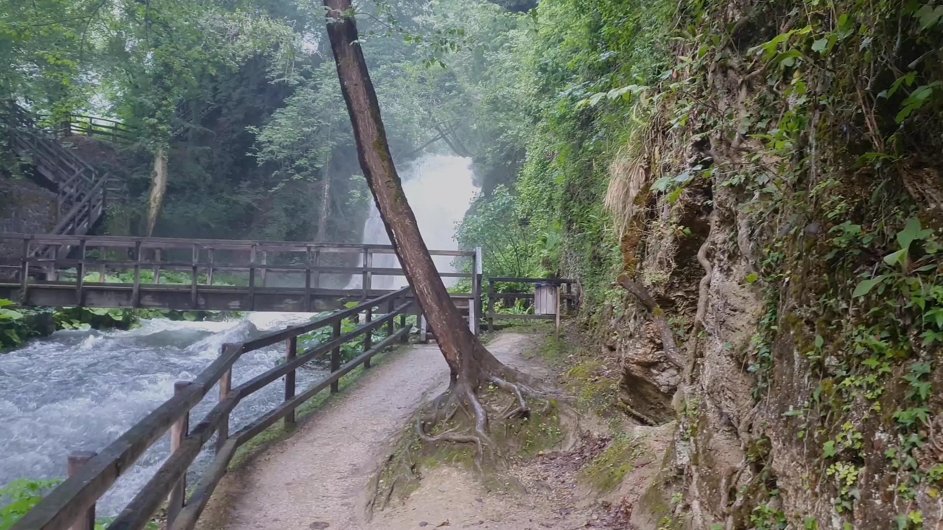 欧洲最高的马莫尔瀑布视频的预览图