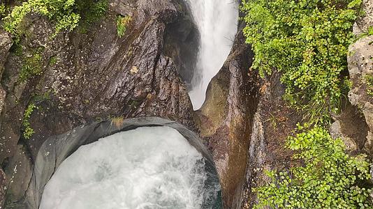 Stuibenfall它是蒂罗尔州最高的瀑布视频的预览图