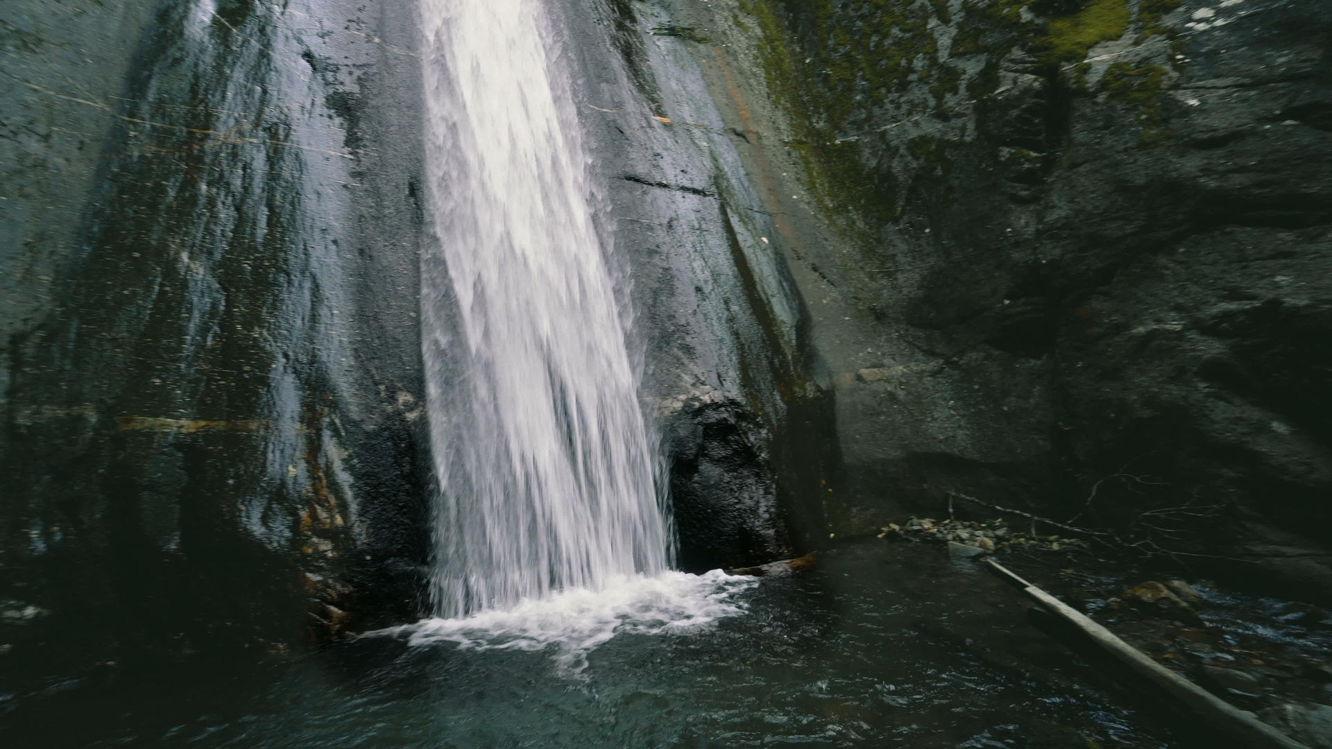 马塞多尼亚斯摩拉尔瀑布中最著名的瀑布视频的预览图