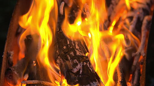 木炭和火火视频的预览图