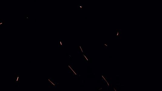 黑色背景的孤立hd1920闪烁着火花视频的预览图