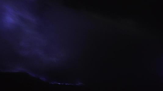 卡瓦伊恩火山蓝硫火山视频的预览图