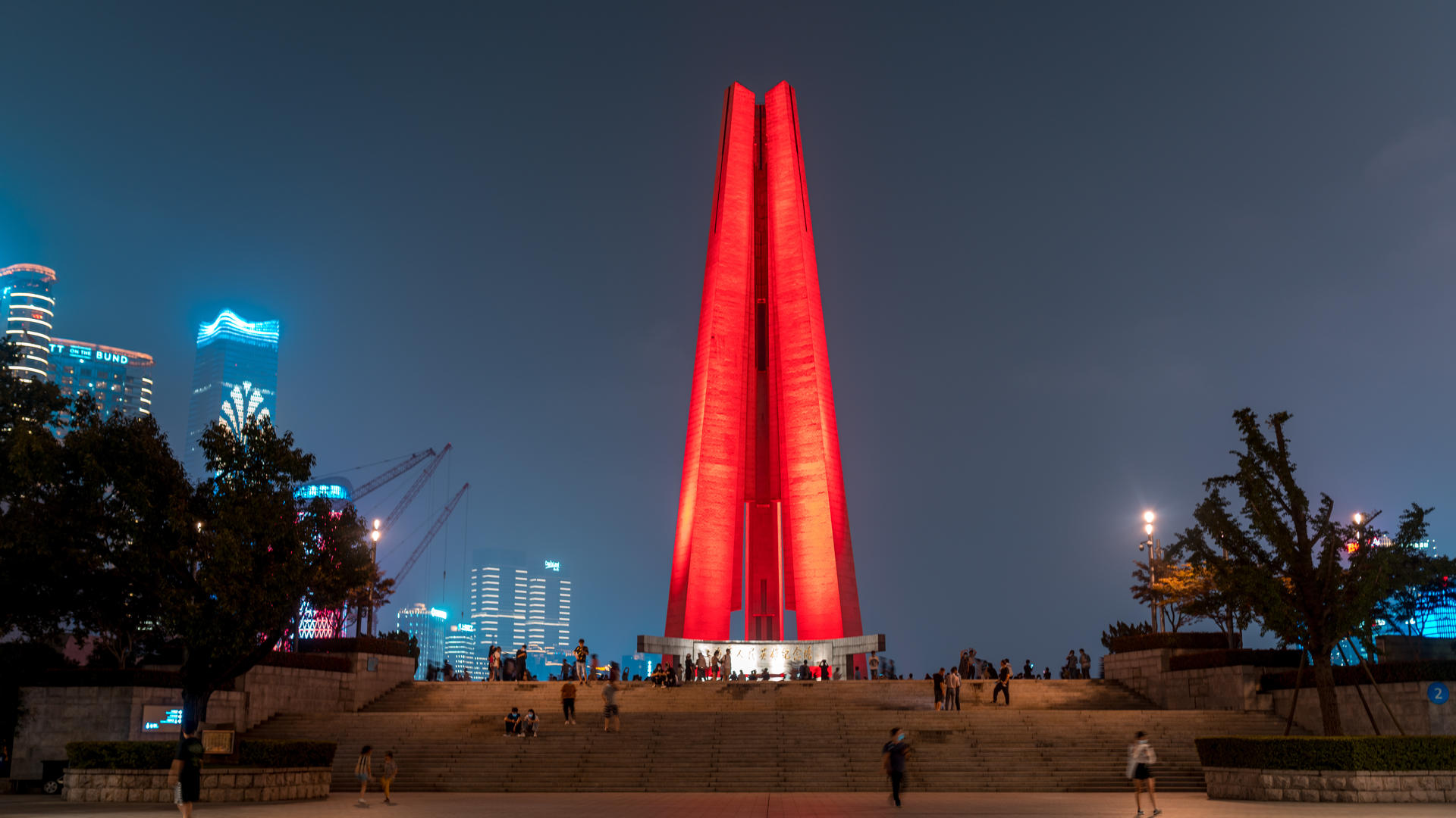8K上海民族纪念塔大范围延时视频的预览图