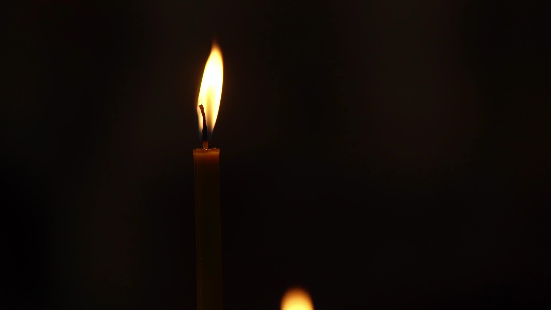 教堂里的蜡烛视频的预览图