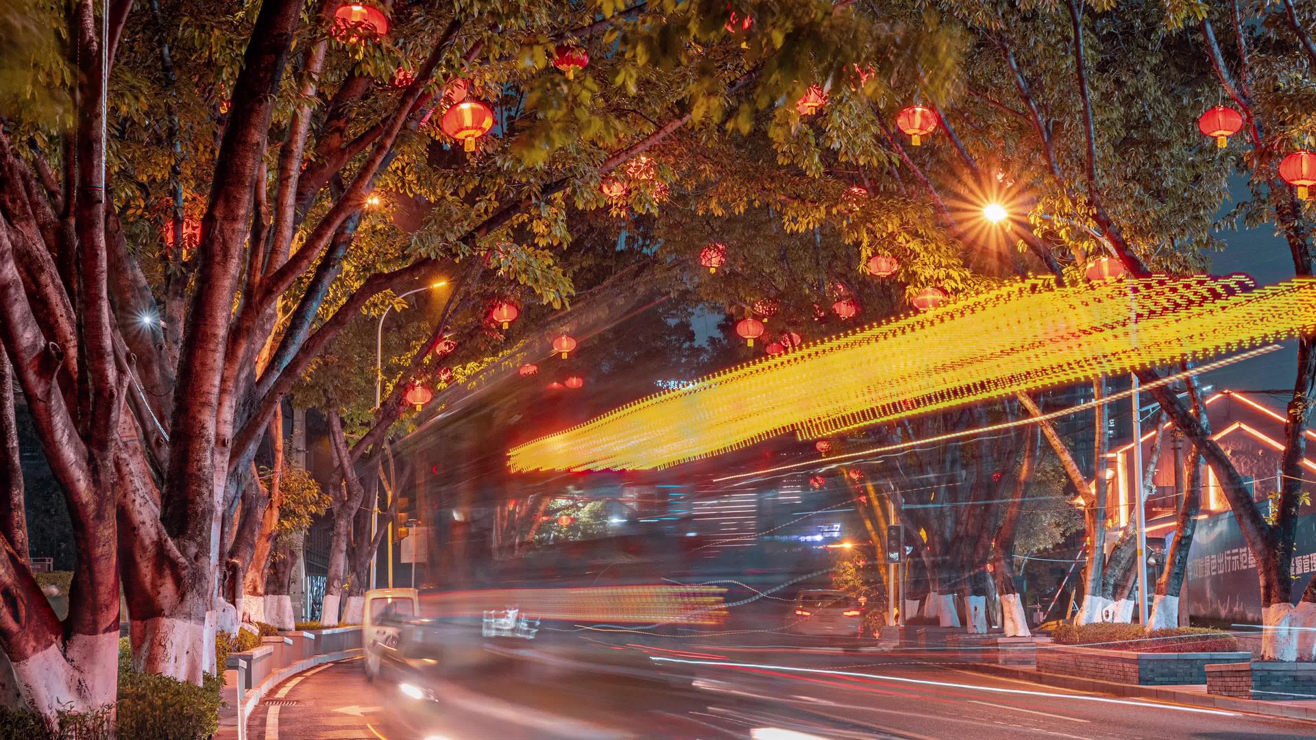 4k城市街道春节灯笼年味车流夜景延迟视频的预览图