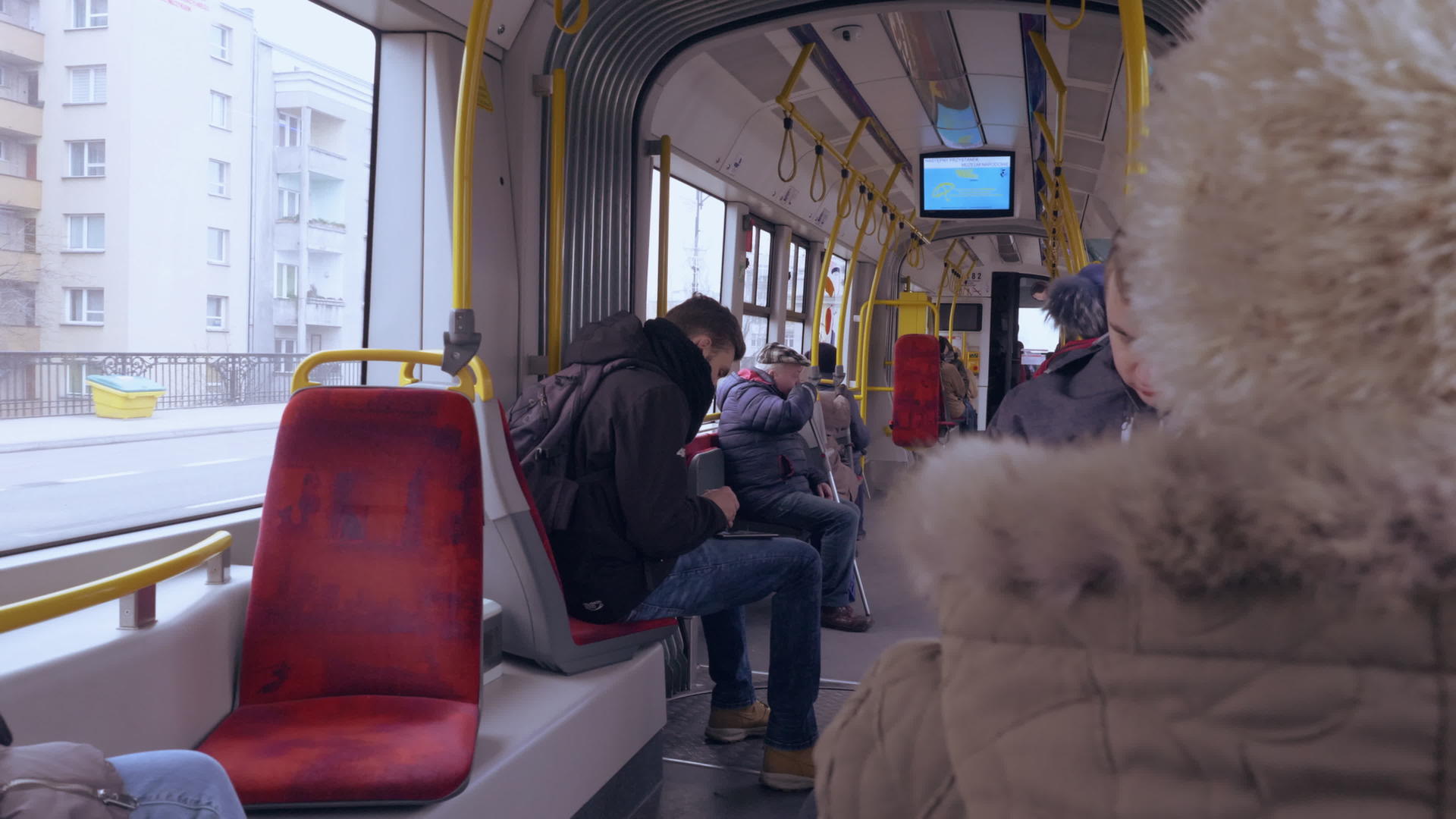 公共交通客运视频的预览图