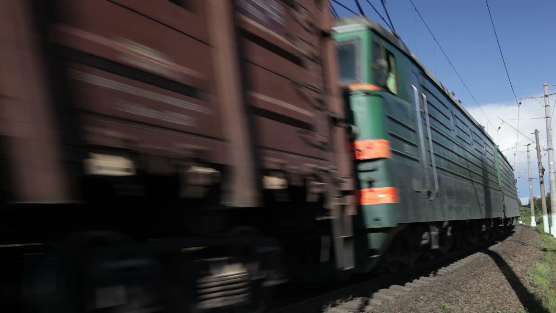 货运列车视频的预览图