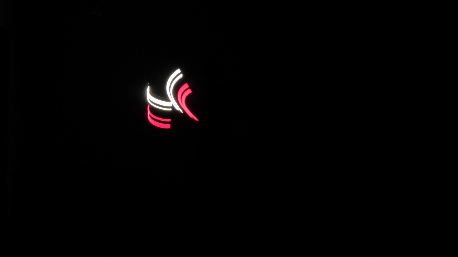 黑色背景的射电激光和红白投影光视频的预览图