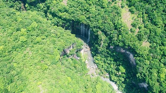 三峡大瀑布4K环绕5A景区自然风光航拍视频视频的预览图