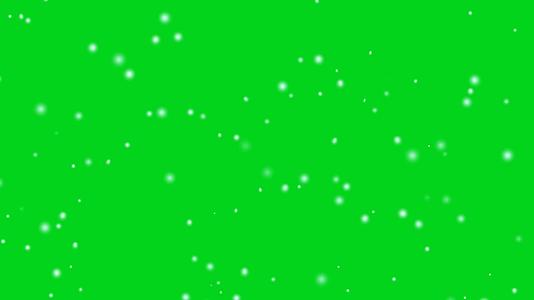 在最后的绿色屏幕中雪效应和重量增加随着时间和柔软的重量增加视频的预览图