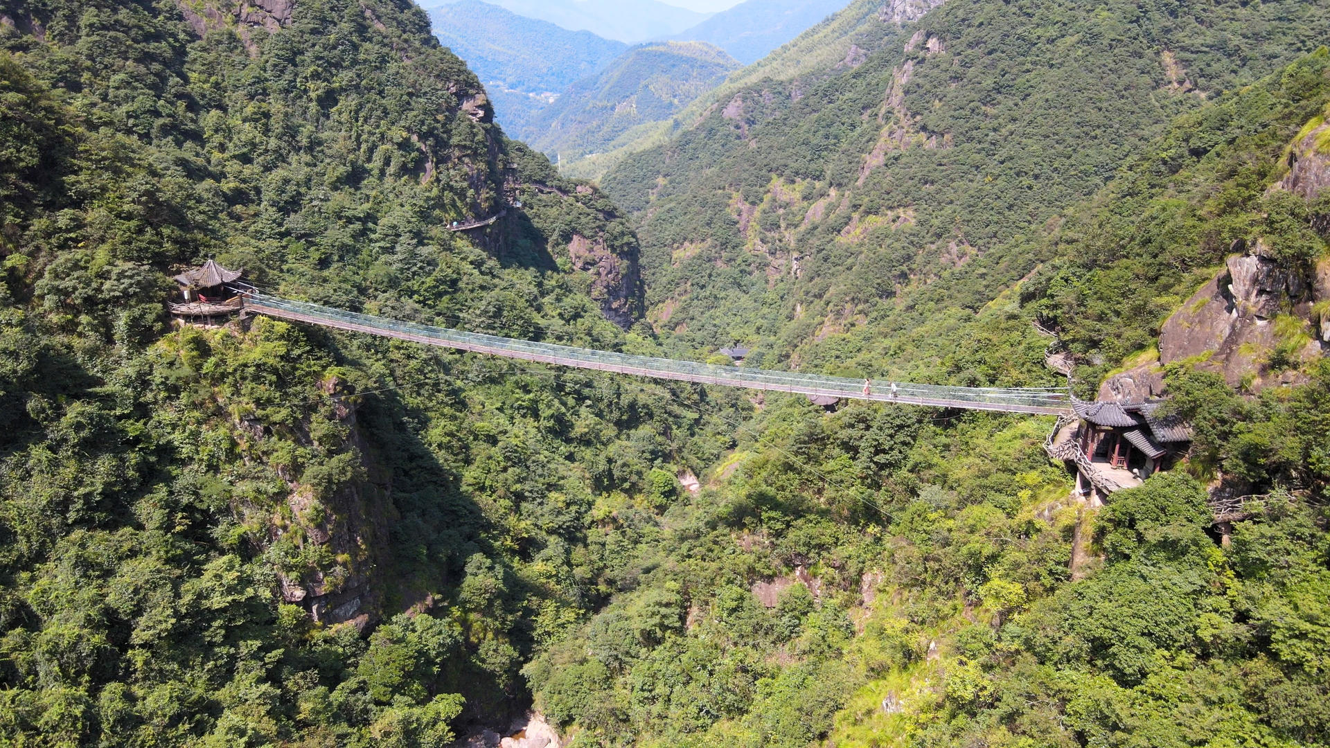 天脊龙门索道木桥航拍4K视频的预览图