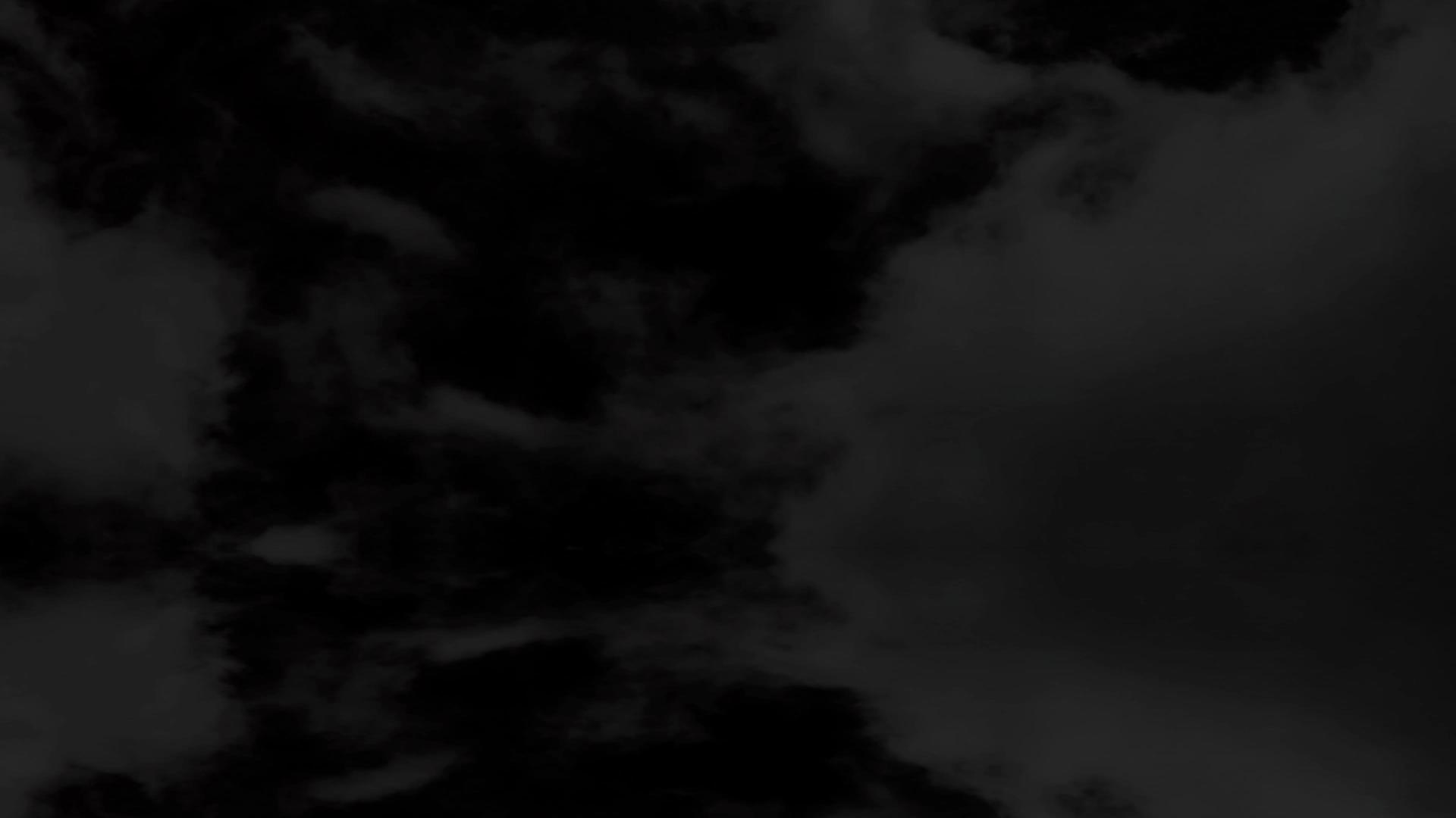 抽象的黑暗镜子在夜空中闪烁反射云反射视频的预览图