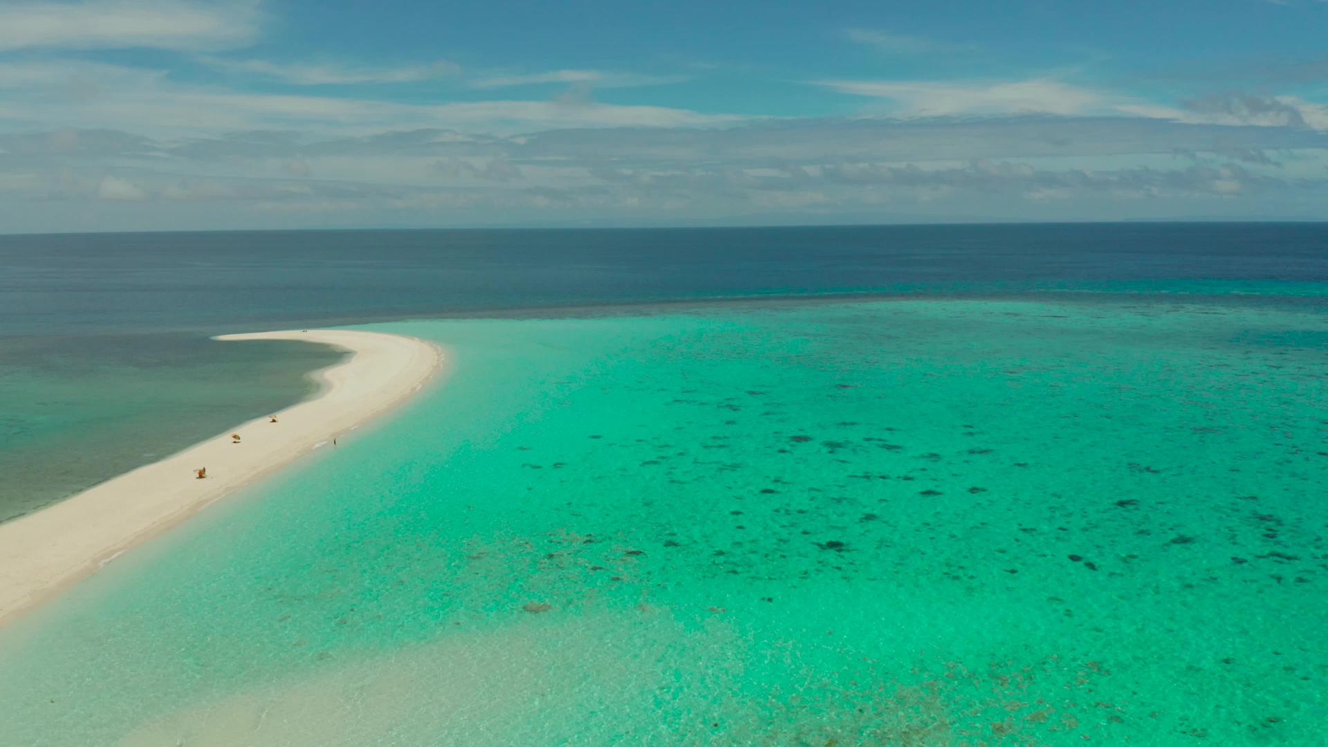 热带岛屿海滩海滩camiguinphilippines视频的预览图