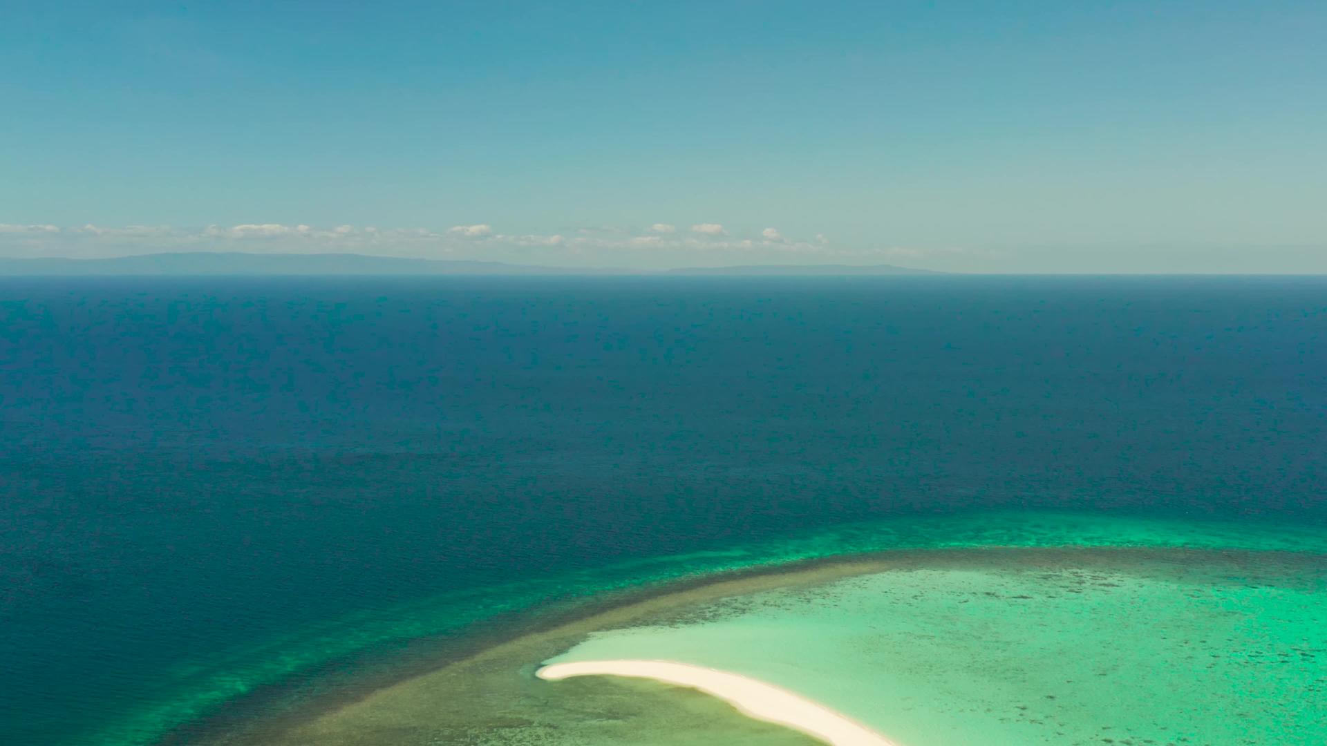 热带岛屿海滩海滩camiguinphilippines视频的预览图