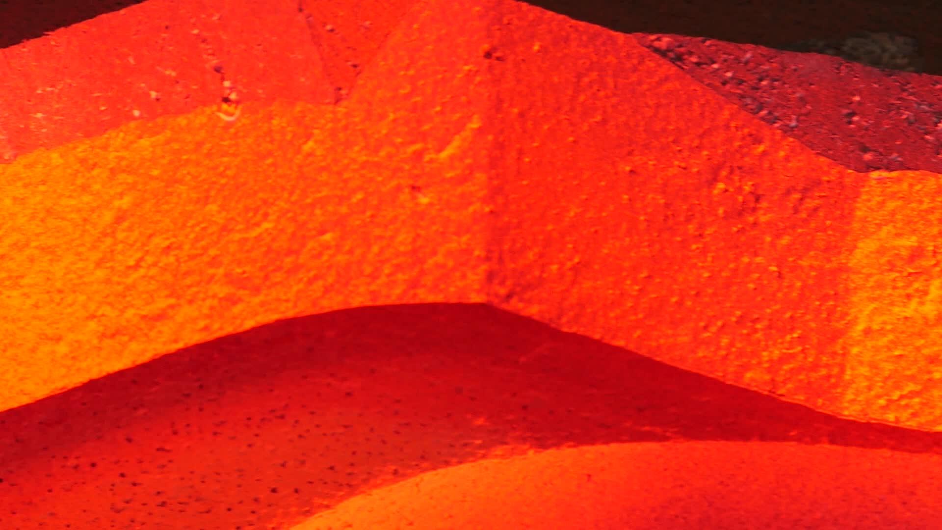红热石的冷冻火山景象视频的预览图