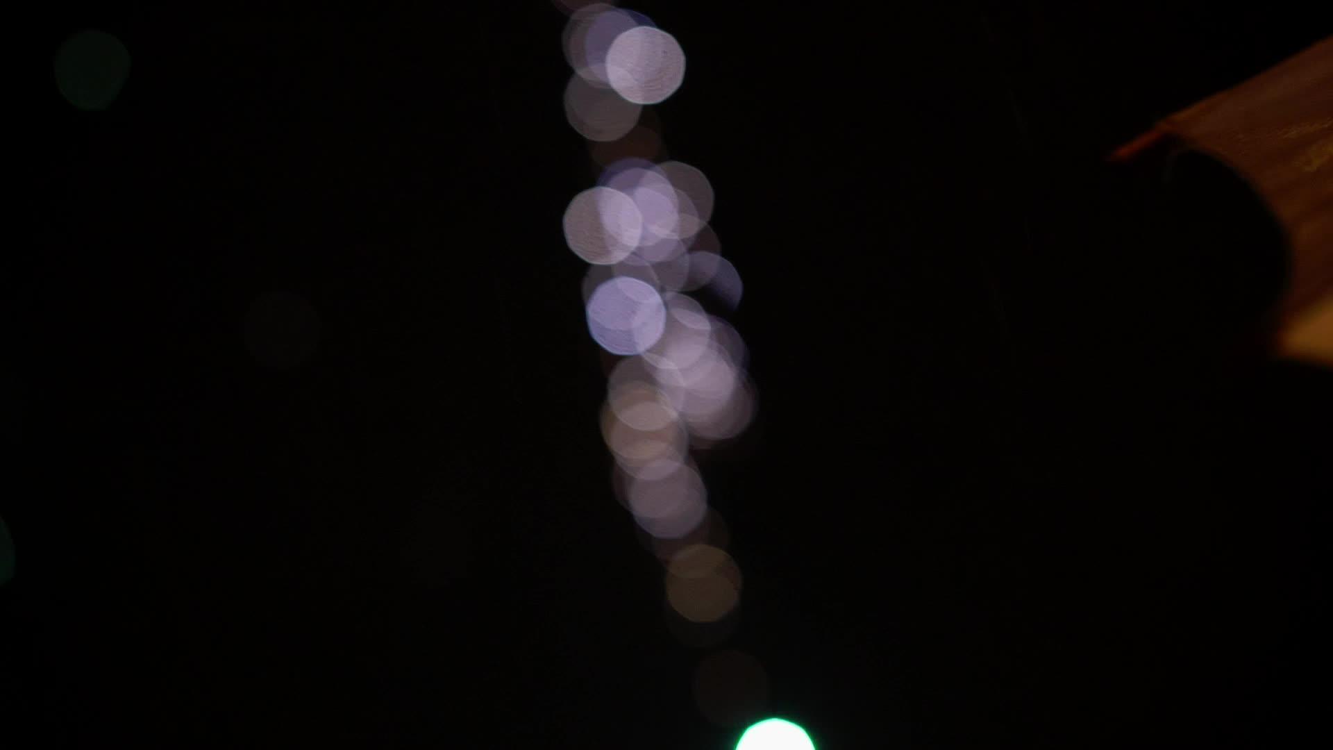 烟花在夜空中视频的预览图