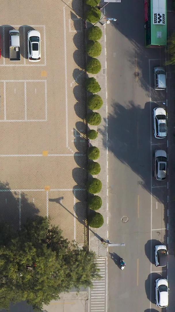 停车场航拍视频的预览图