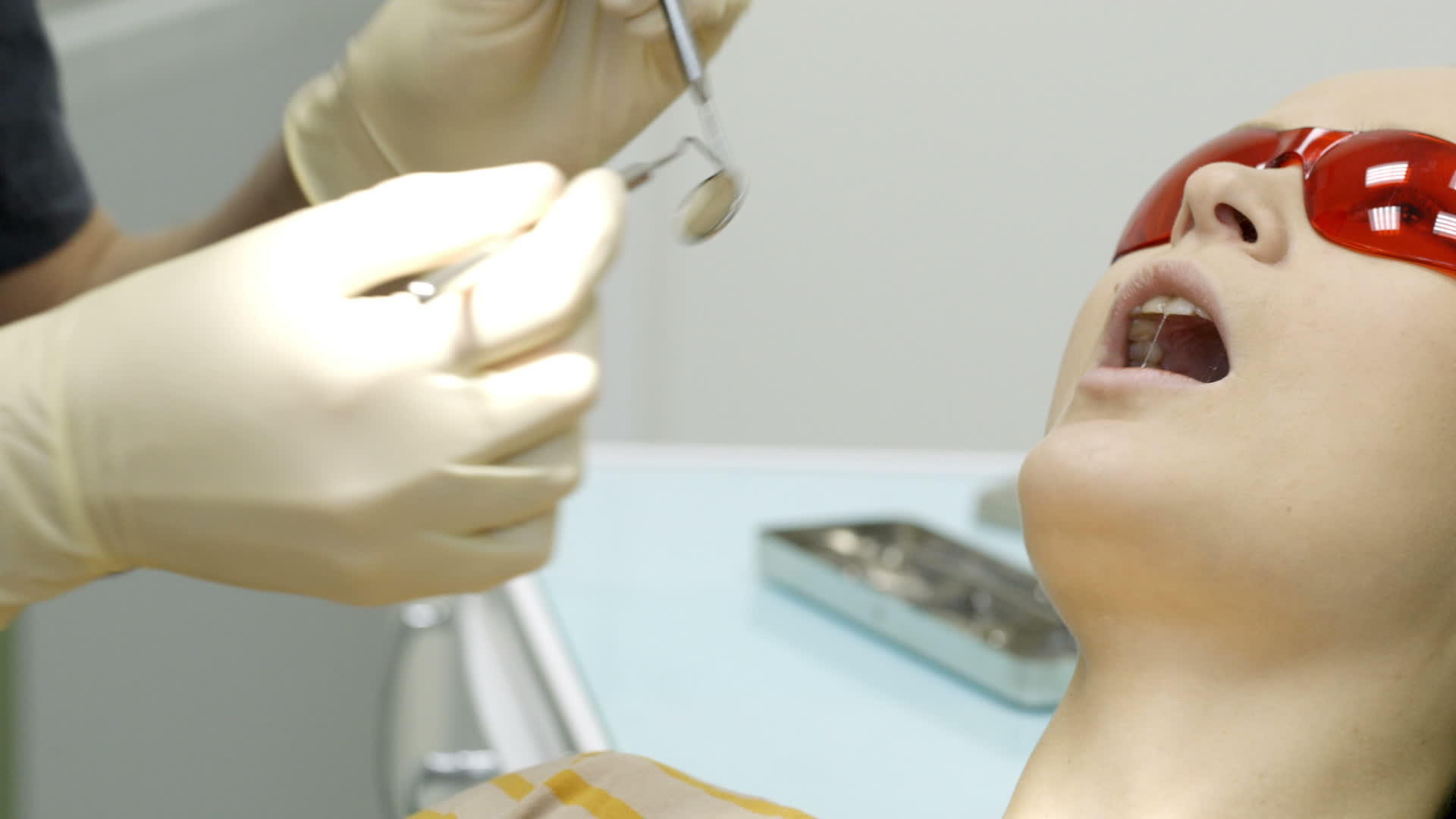 牙科外科检查视频的预览图