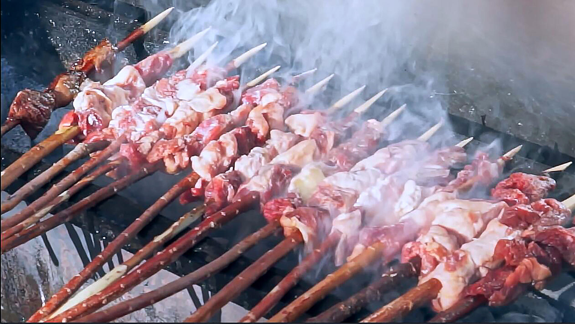 年味羊肉串烧烤视频的预览图