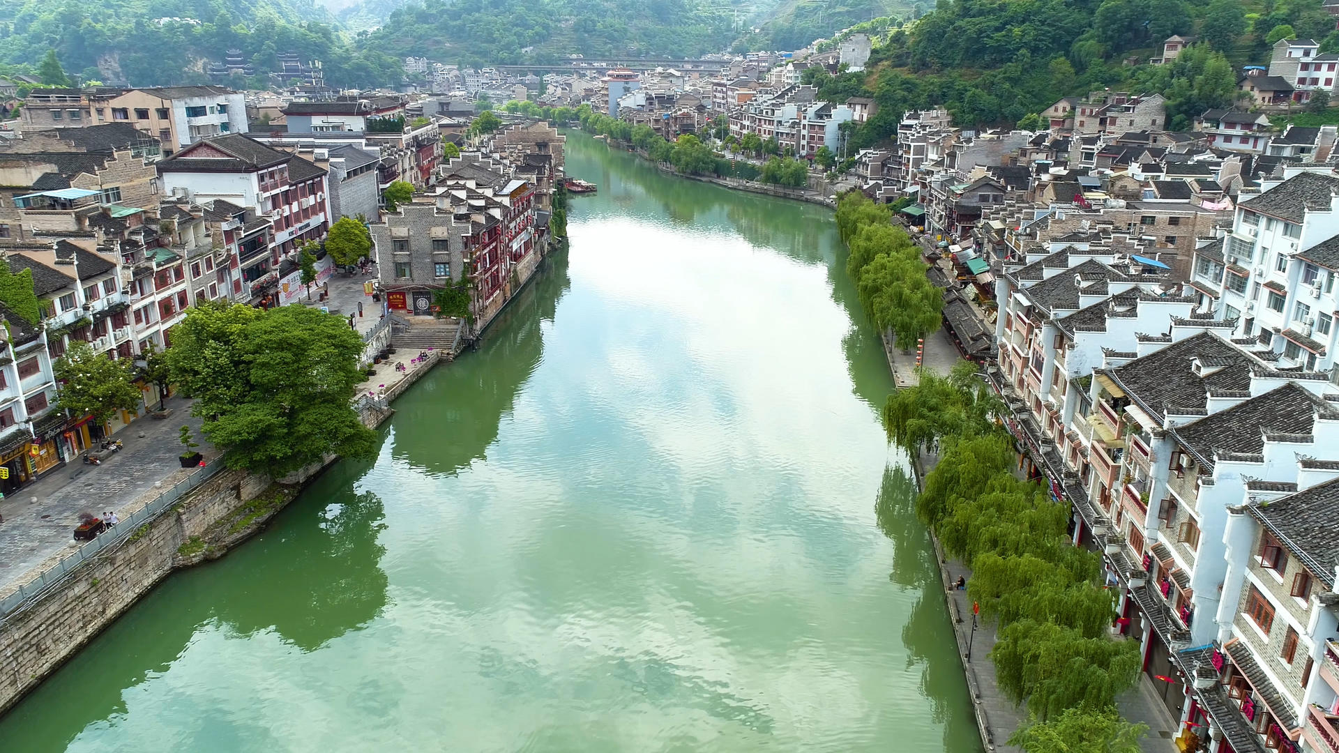 4K贵州镇远古镇航拍视频的预览图