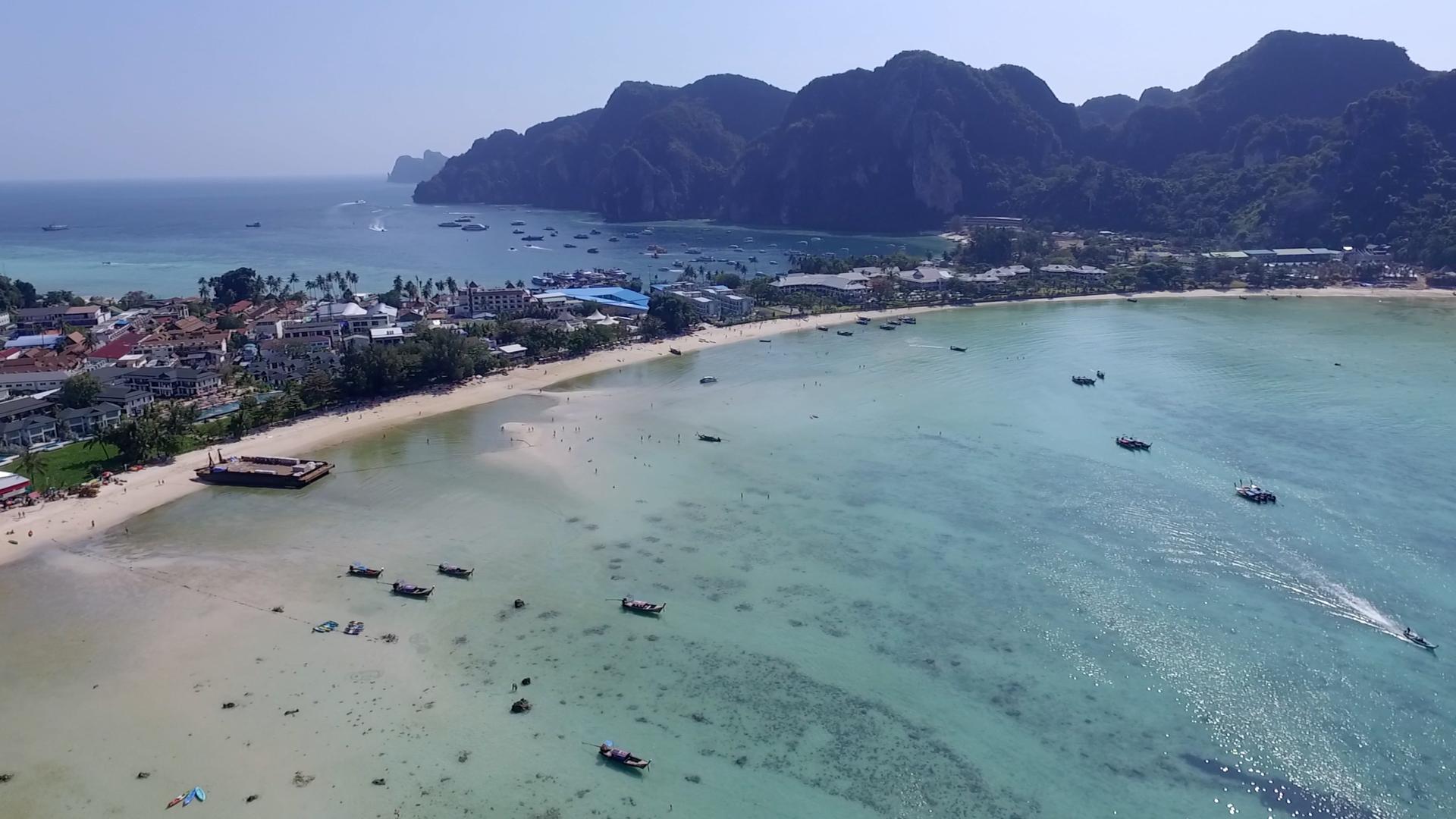 泰国皮皮岛全景航拍视频的预览图