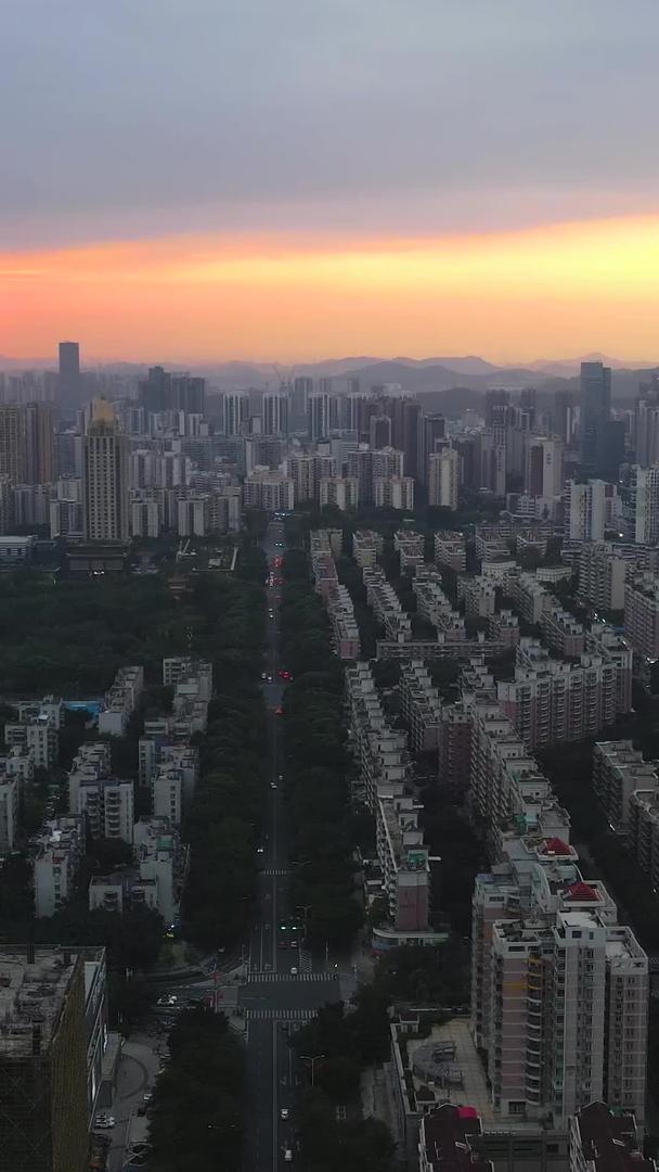 深圳城市建筑群夕阳日落时分航拍视频的预览图