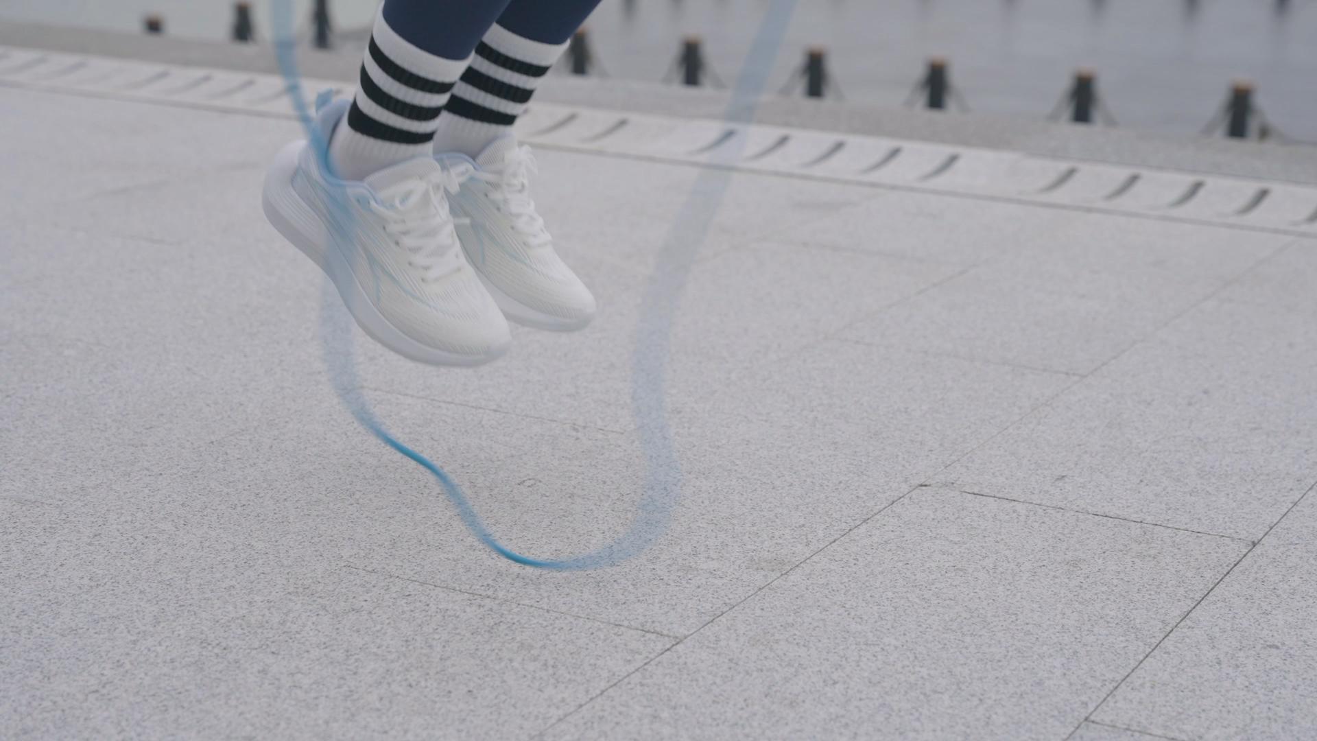 4女性跳绳比赛锻炼身体脚部特写视频的预览图