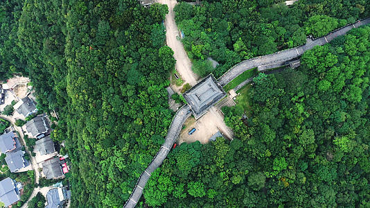 4K俯瞰5A级景区虞山国家森林公园视频的预览图