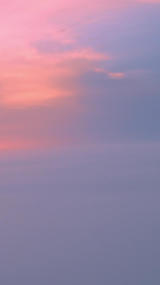 日出绚丽的彩霞视频的预览图