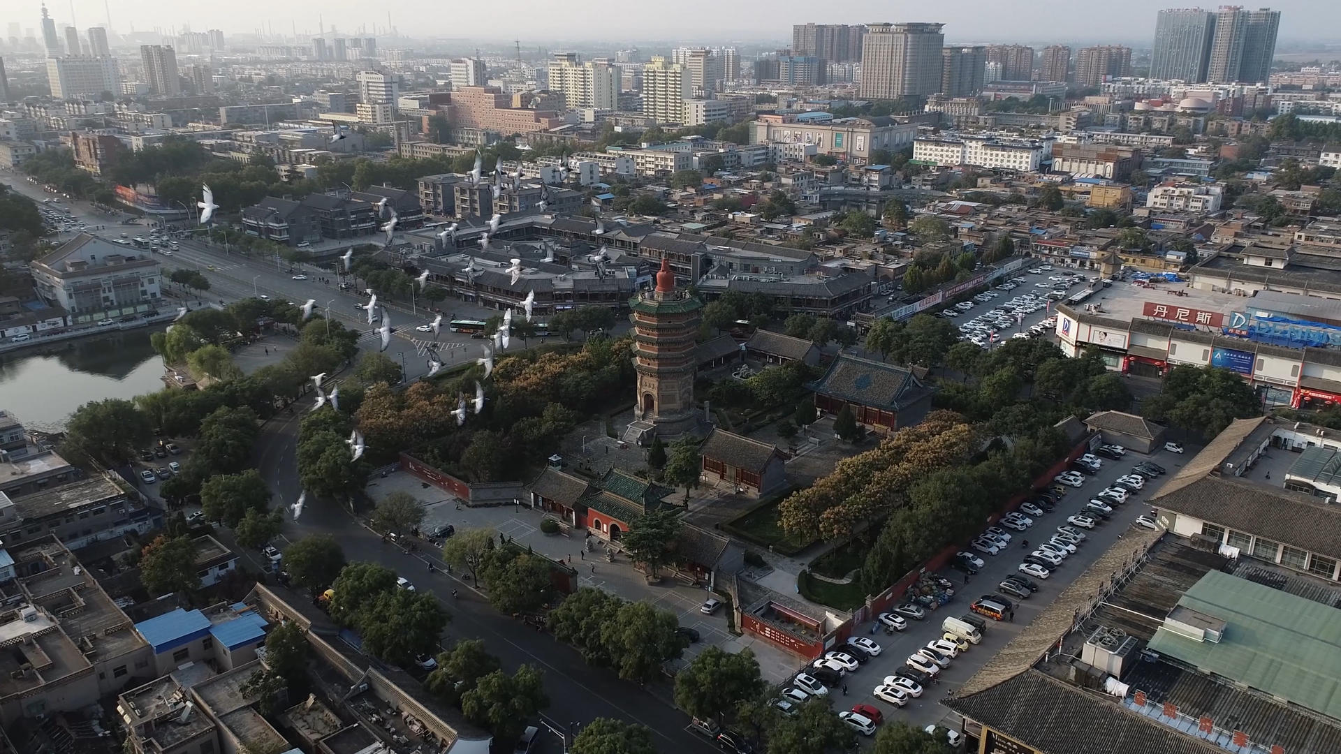 4k航拍4A景区安阳天宁寺视频的预览图