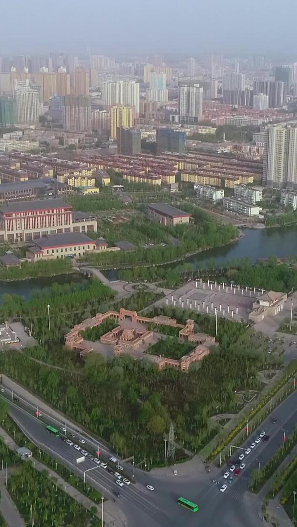 新疆阿克苏城市航拍视频的预览图