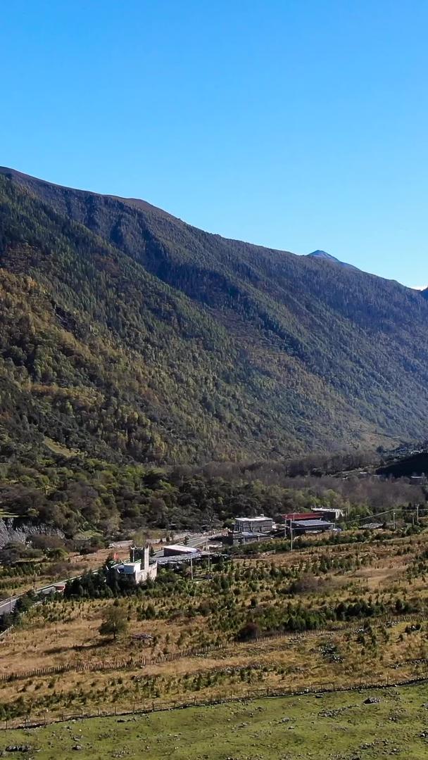 川西蜀山山谷秋风景视频视频的预览图