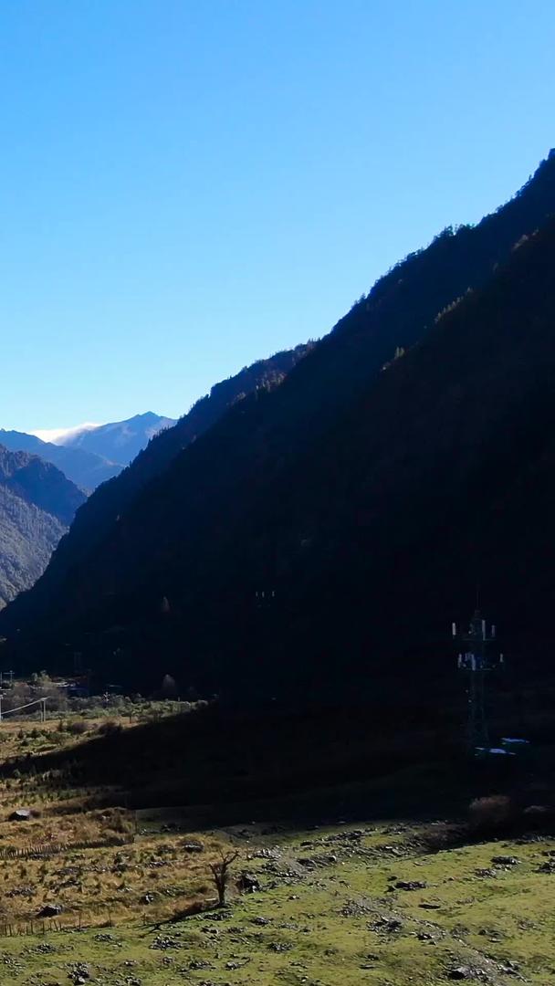 川西蜀山山谷秋风景视频视频的预览图