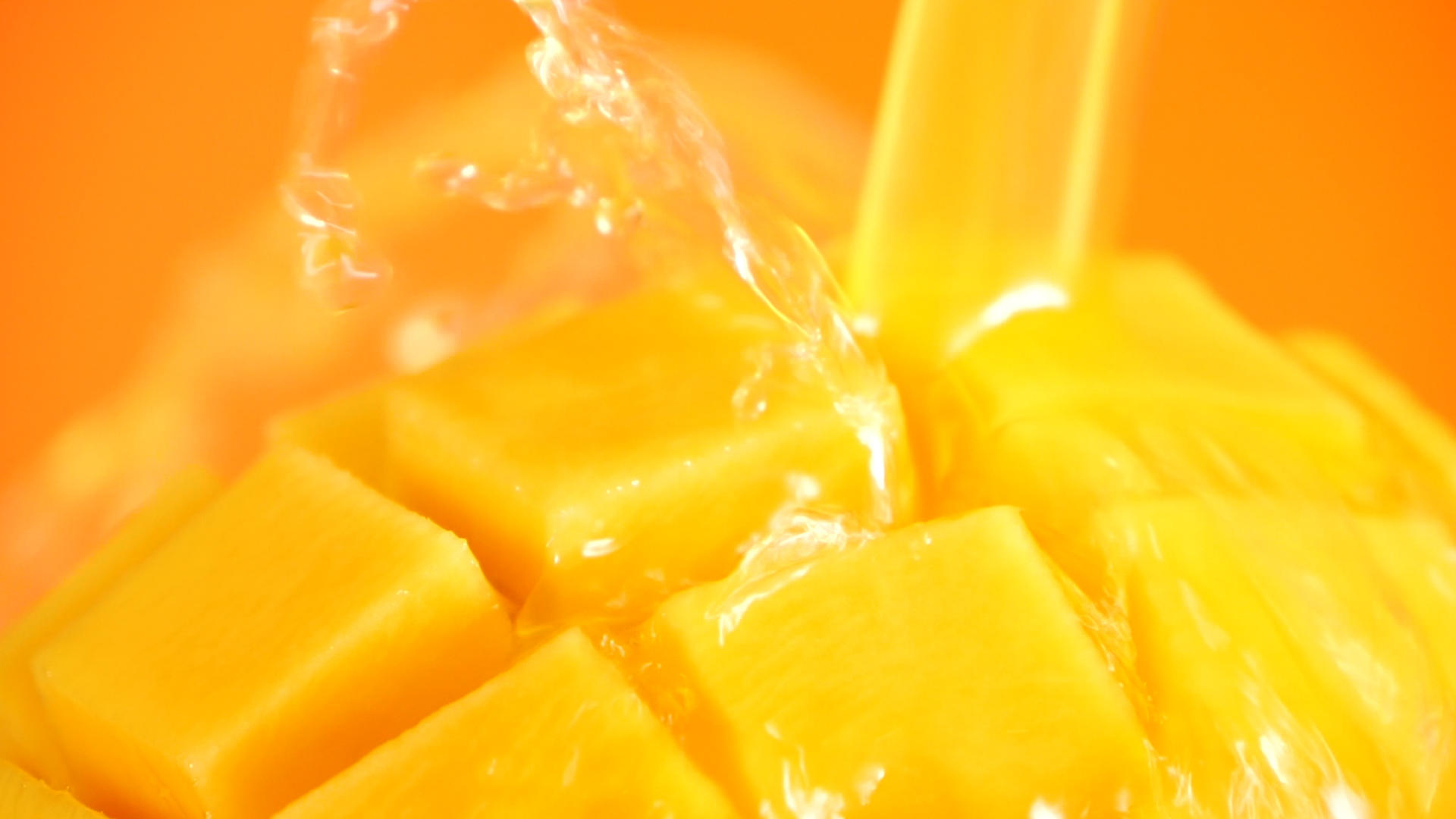 升格芒果芒果汁新鲜水果果汁电商素材视频的预览图