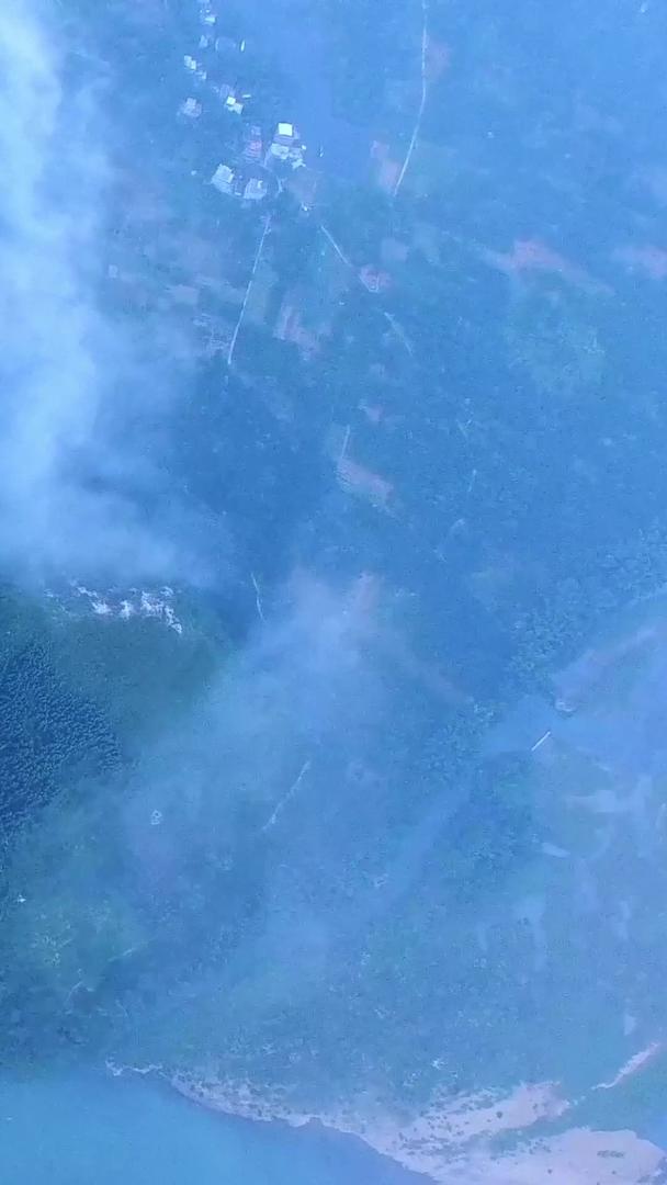 航拍俯瞰桂林景观视频的预览图