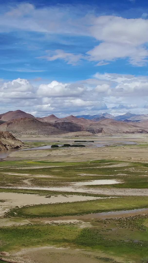 西藏高原珠峰自然保护区航拍视频视频的预览图