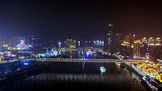 嘉陵江大桥夜景航拍视频的预览图