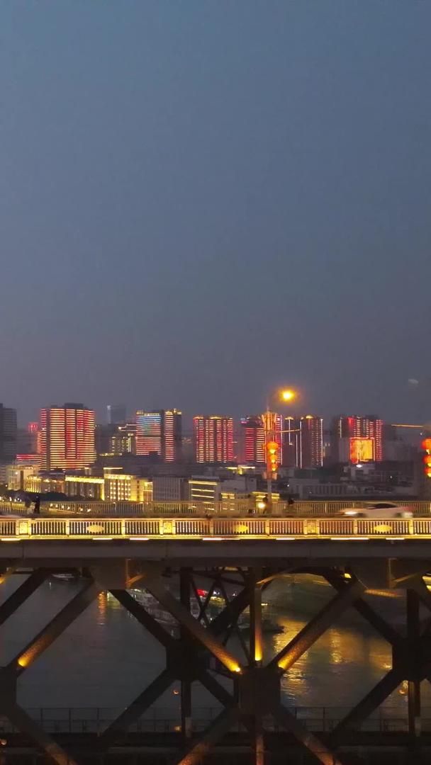 航拍城市地标武汉长江大桥夜景灯光秀素材视频的预览图